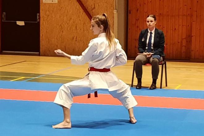 Riana Veselíková Medaile pro Rianu Veselíkovou v katě na MČR